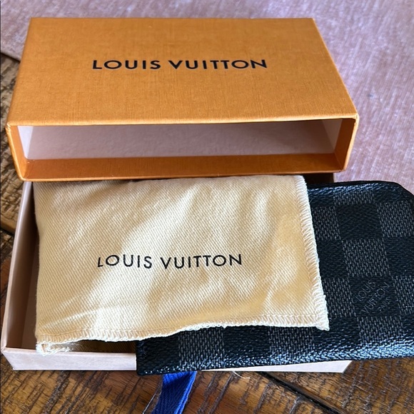 Louis Vuitton Damier Graphite Card Holder - Picture 8 of 9